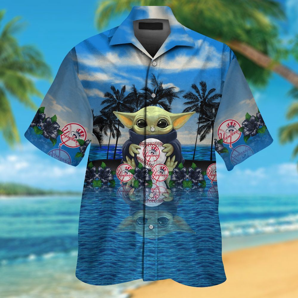 New York Yankees & Baby Yoda Hawaiian Shirt New York Yankees & Baby Yoda Hawaiian Shirt